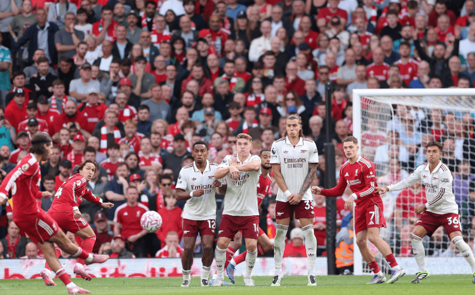 宏远U15防守细节不足致张懿赵杰突破成功（防守细节不到位，宏远U15难阻张懿、赵杰突破）