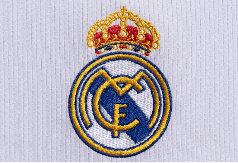 图片报：多特一直密切关注桑乔，正权衡冬窗转会是否合理（图片报：多特持续关注桑乔，评估冬窗引进是否合适）