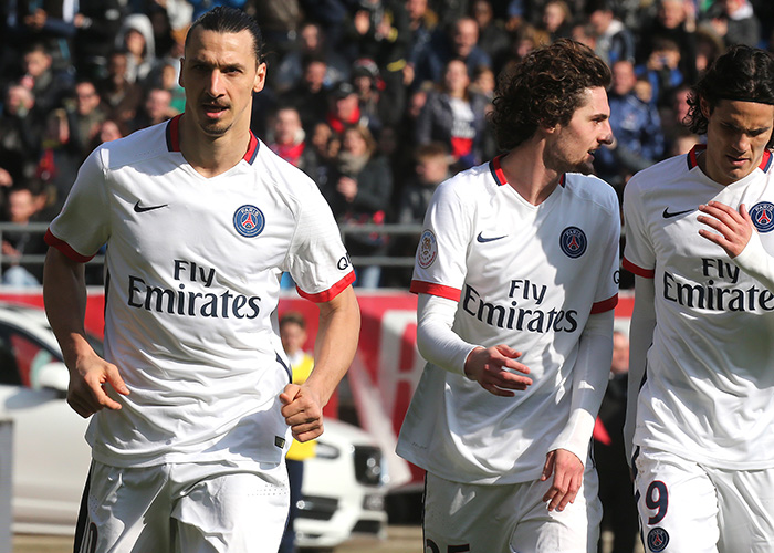 梅开二度，吉拉西当选多特vs比利亚雷亚尔全场最佳（吉拉西双响，荣膺多特对阵比利亚雷亚尔全场最佳）